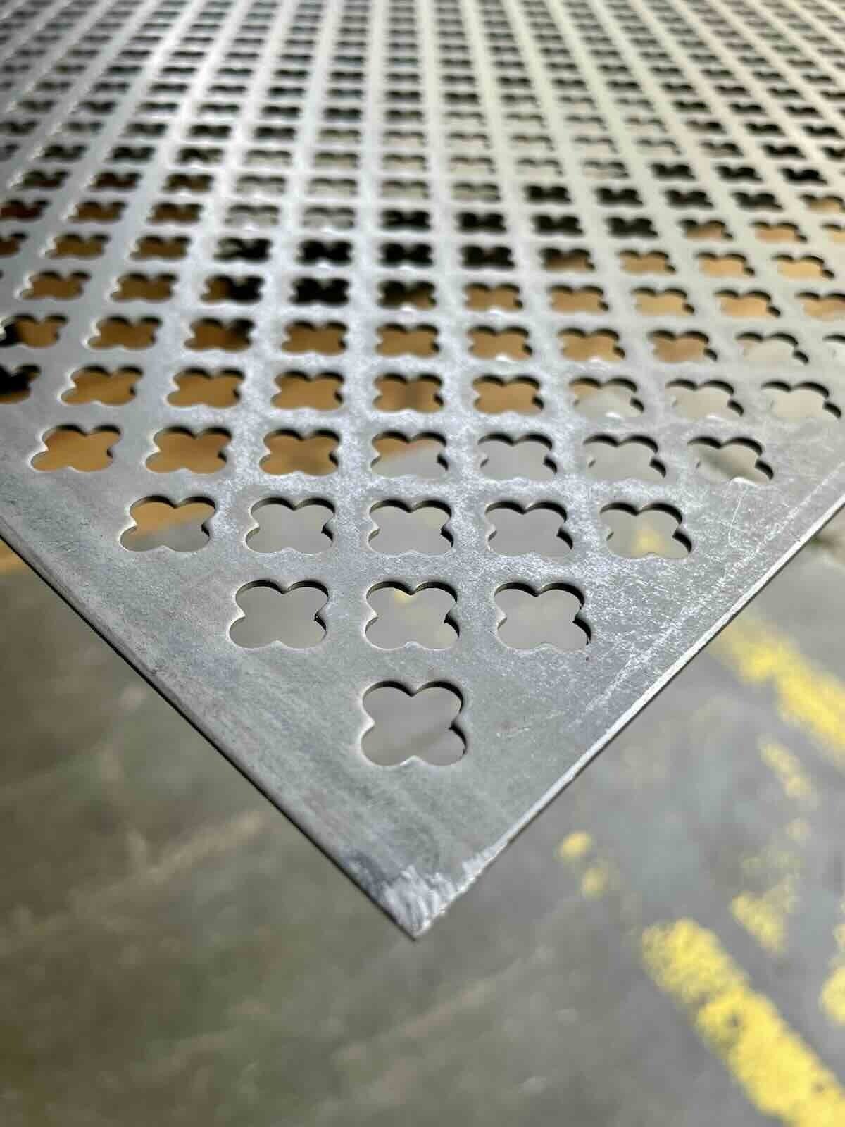 Chapa decorativa metálica – Rayter